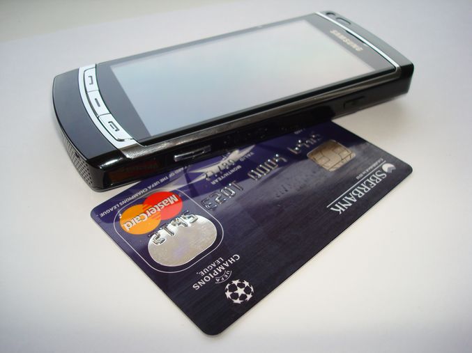 Samsung i8910 и пластиковые карточки
